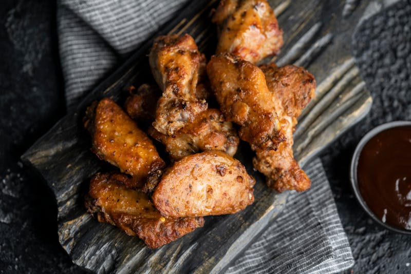Crispy chicken wings with dipping sauce